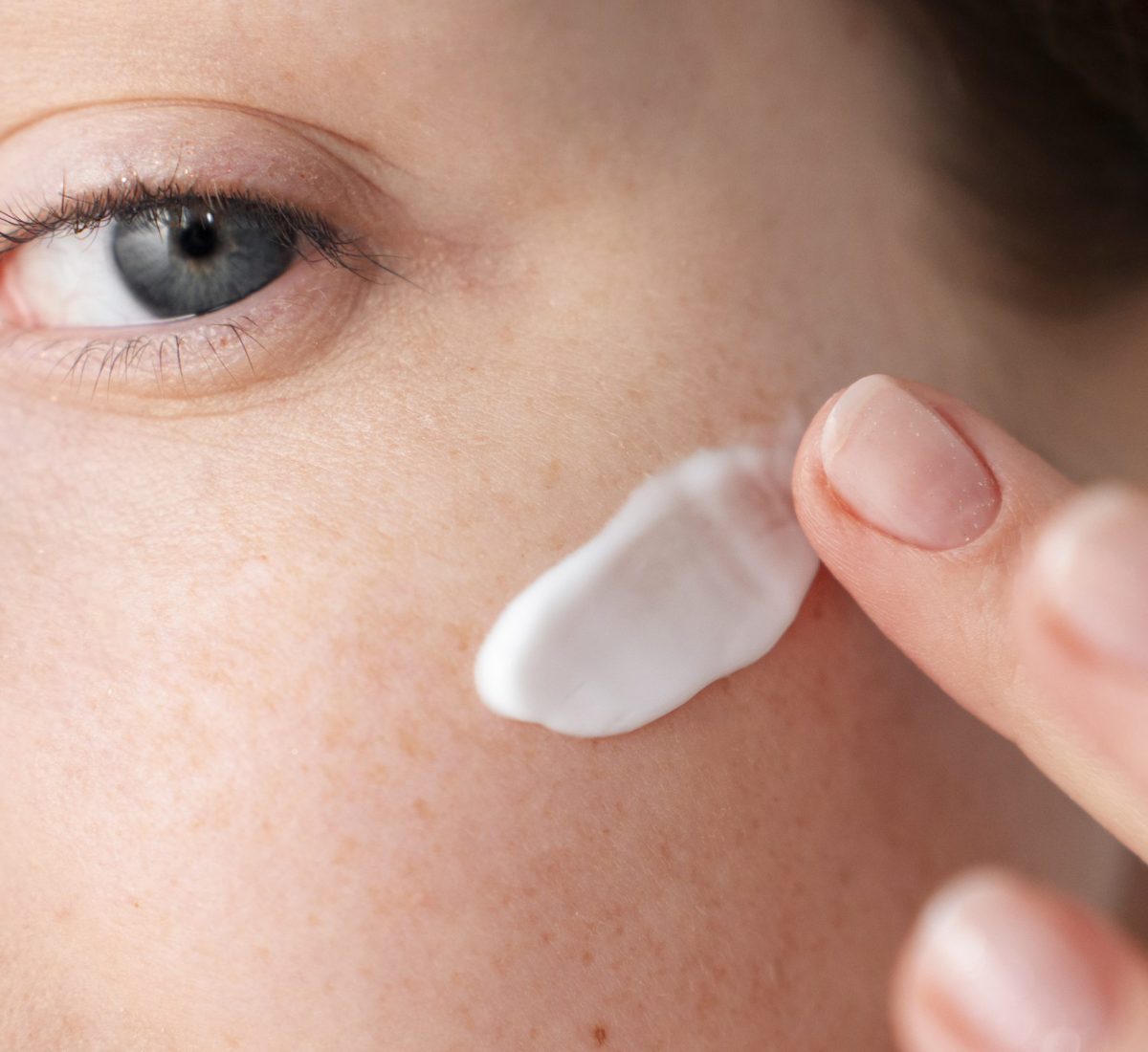 close-up-skin-regeneration-products