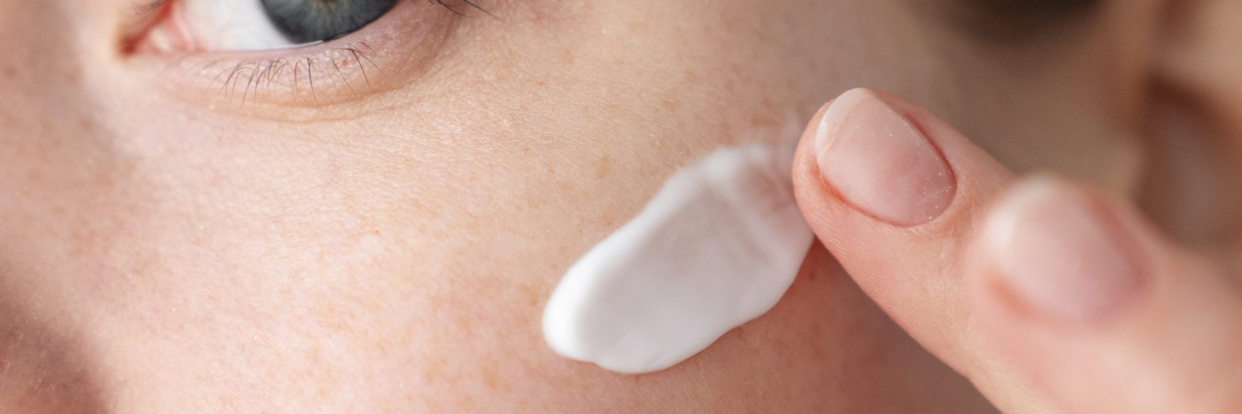 close-up-skin-regeneration-products